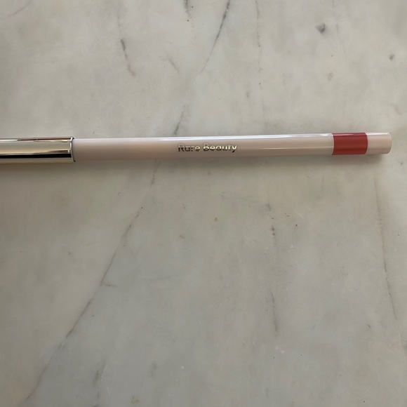 Rare Beauty Kind Words Matte Lip Liner - Lively - Picture 2 of 3